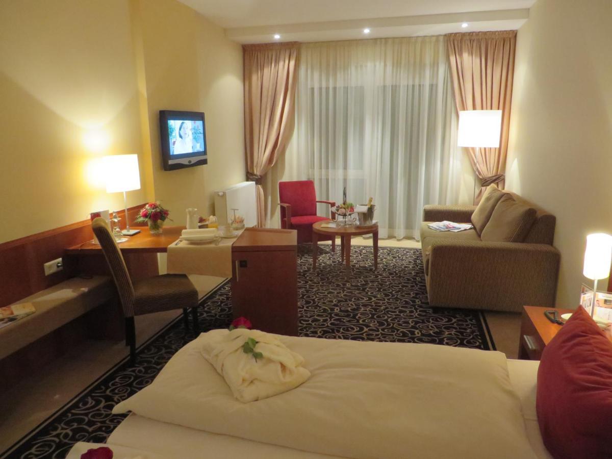 Ringhotel Bundschu Бад Мергентхайм Екстериор снимка