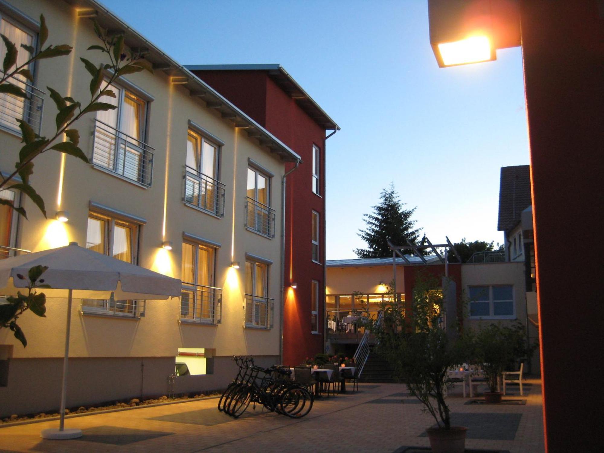 Ringhotel Bundschu Бад Мергентхайм Екстериор снимка